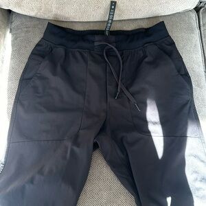 Lululemon black joggers